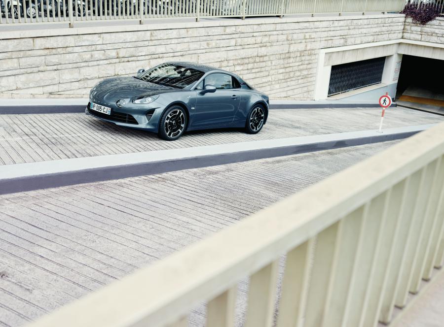  Alpine A110 Legende 2018 года  (WW) (фото 26 из 29)
